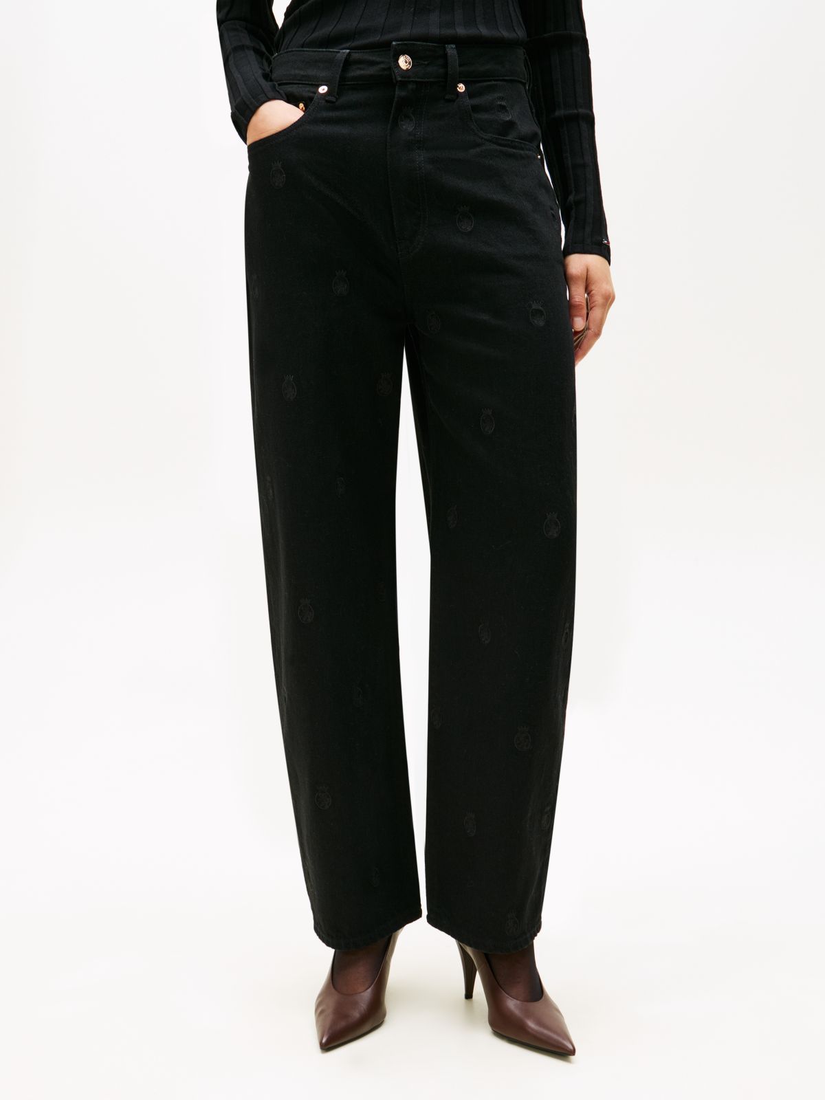 Mid Rise Barrel Leg Black Jeans — Black