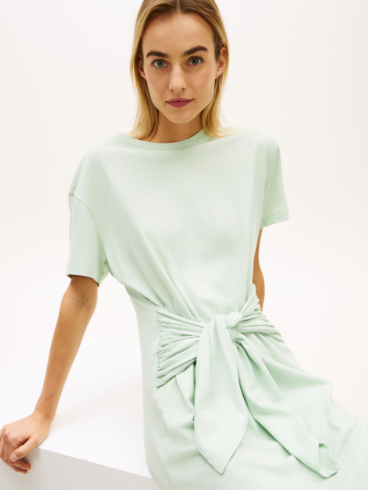Textured Knot Relaxed Midi T-Shirt Dress — Green