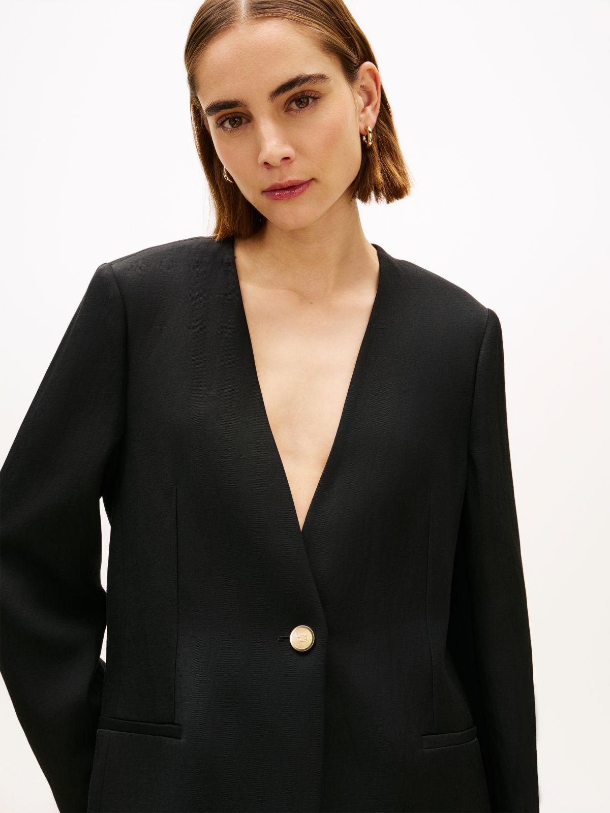 Gold-Tone Button Relaxed Linen Blend Blazer — Black