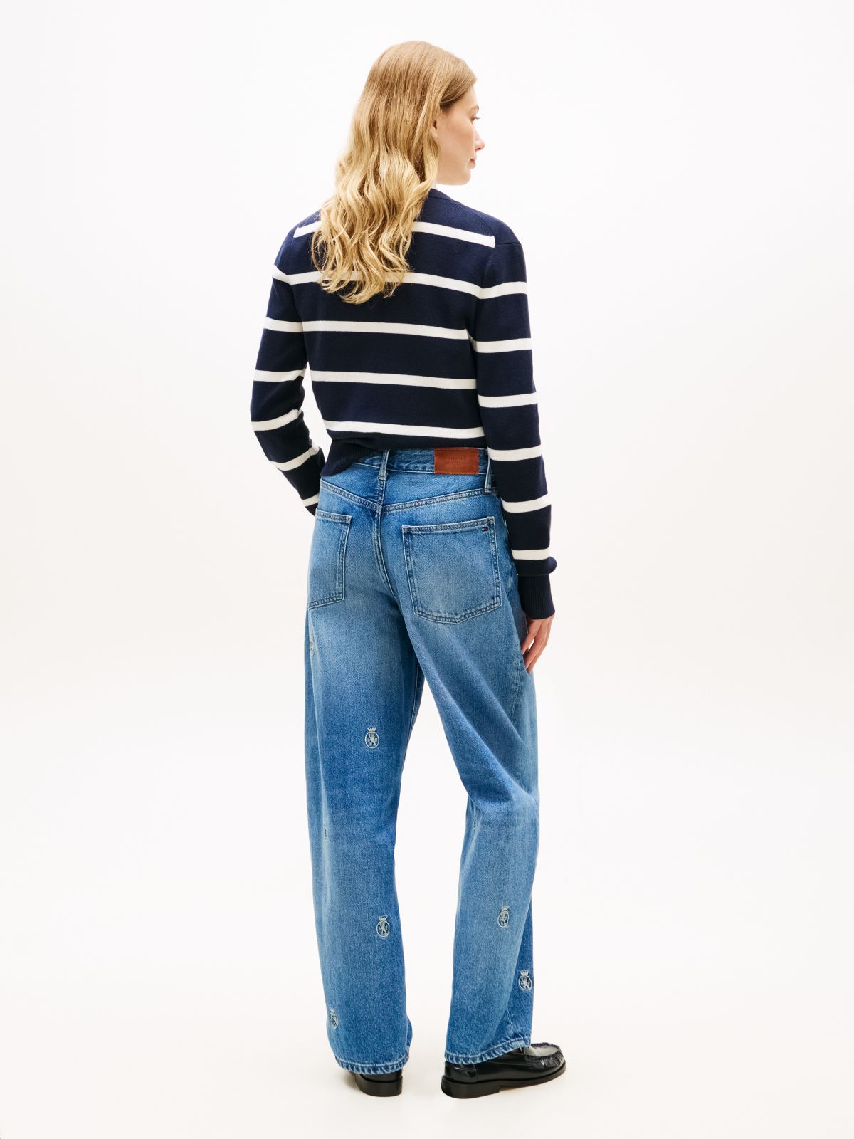Crest Embroidery Mid Rise Barrel Leg Jeans — Blue