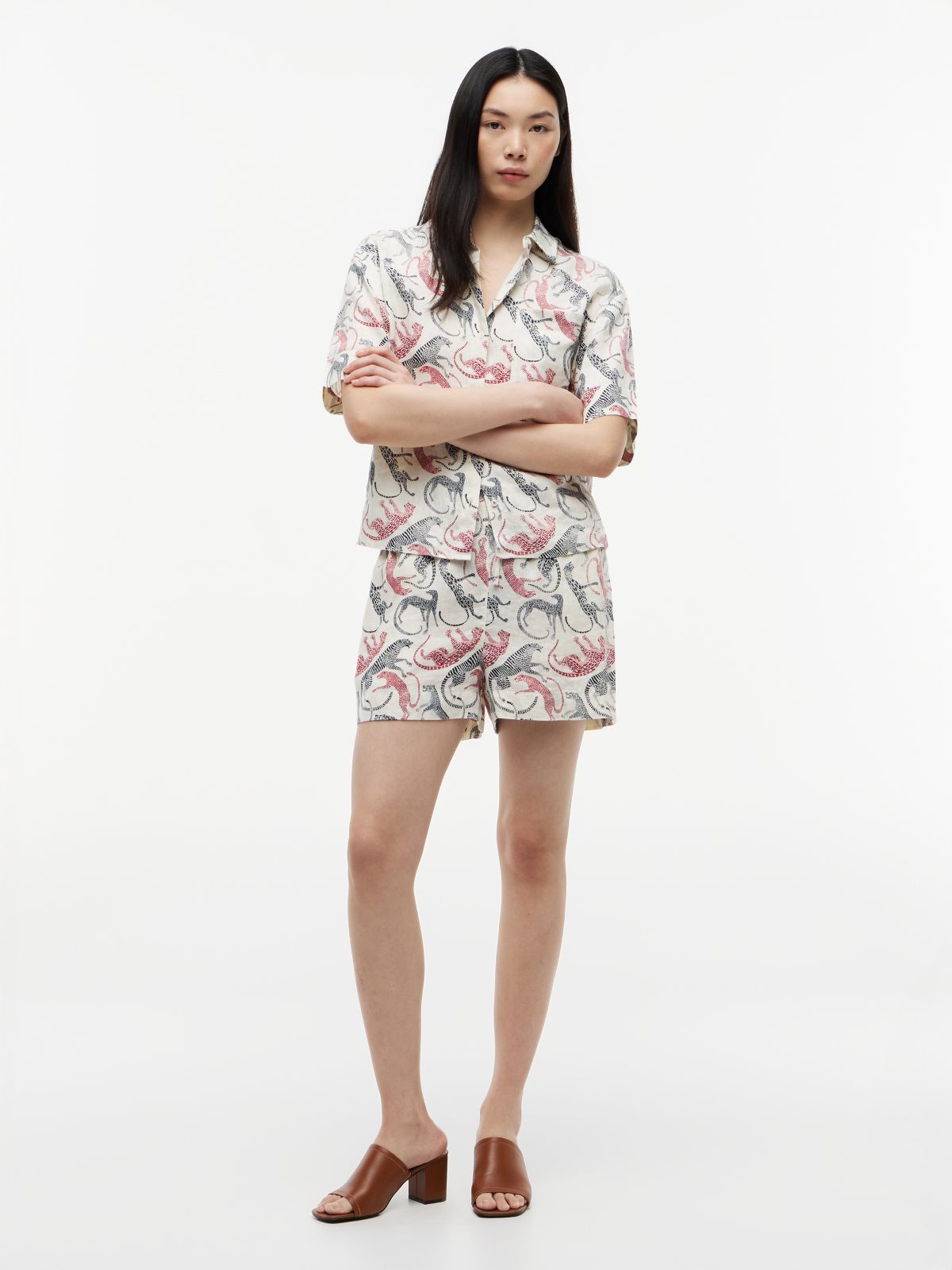 Flag Embroidery Pure Linen Shorts — Beige