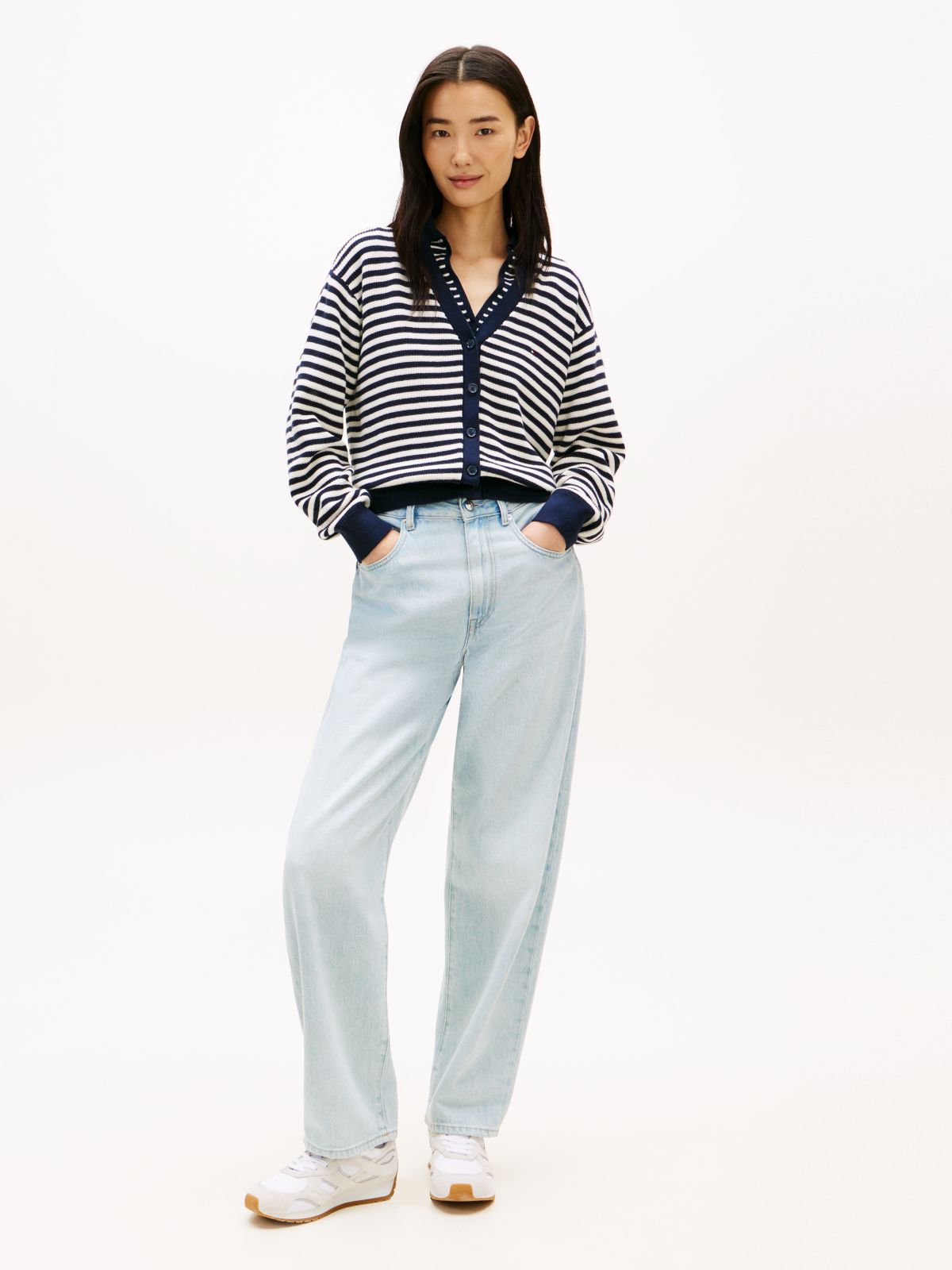 Mid Rise Tapered Barrel Leg Jeans — Blue