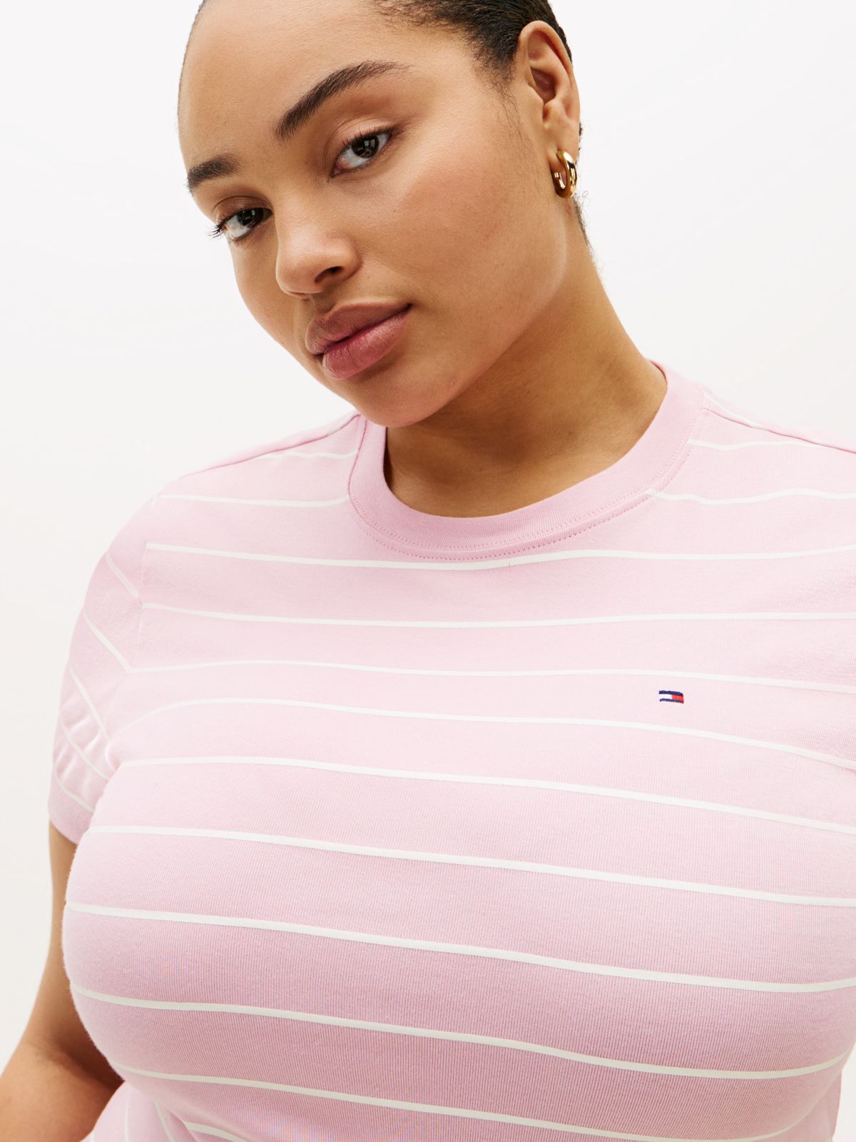Curve Flag Embroidery Crew Neck Slim T-Shirt — Pink