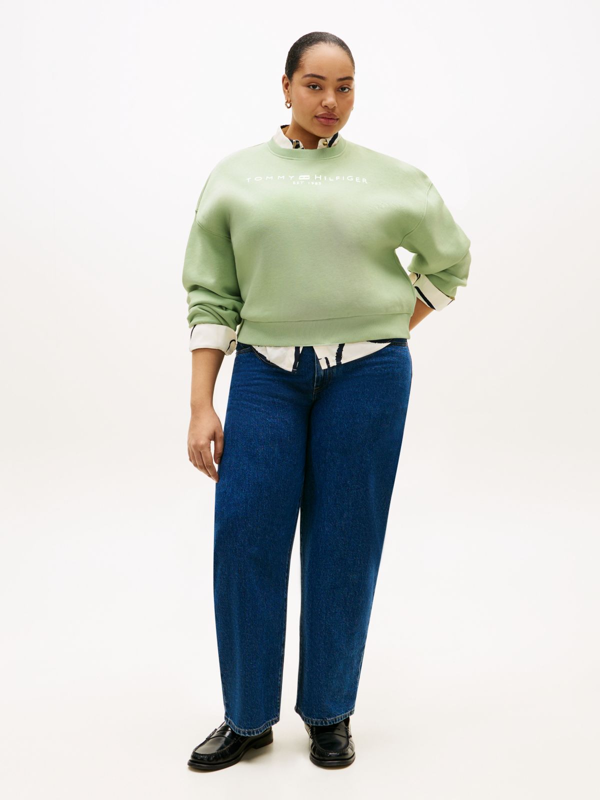 Curve Logo Flex Fleece Relaxed Sweatshirt — Green
