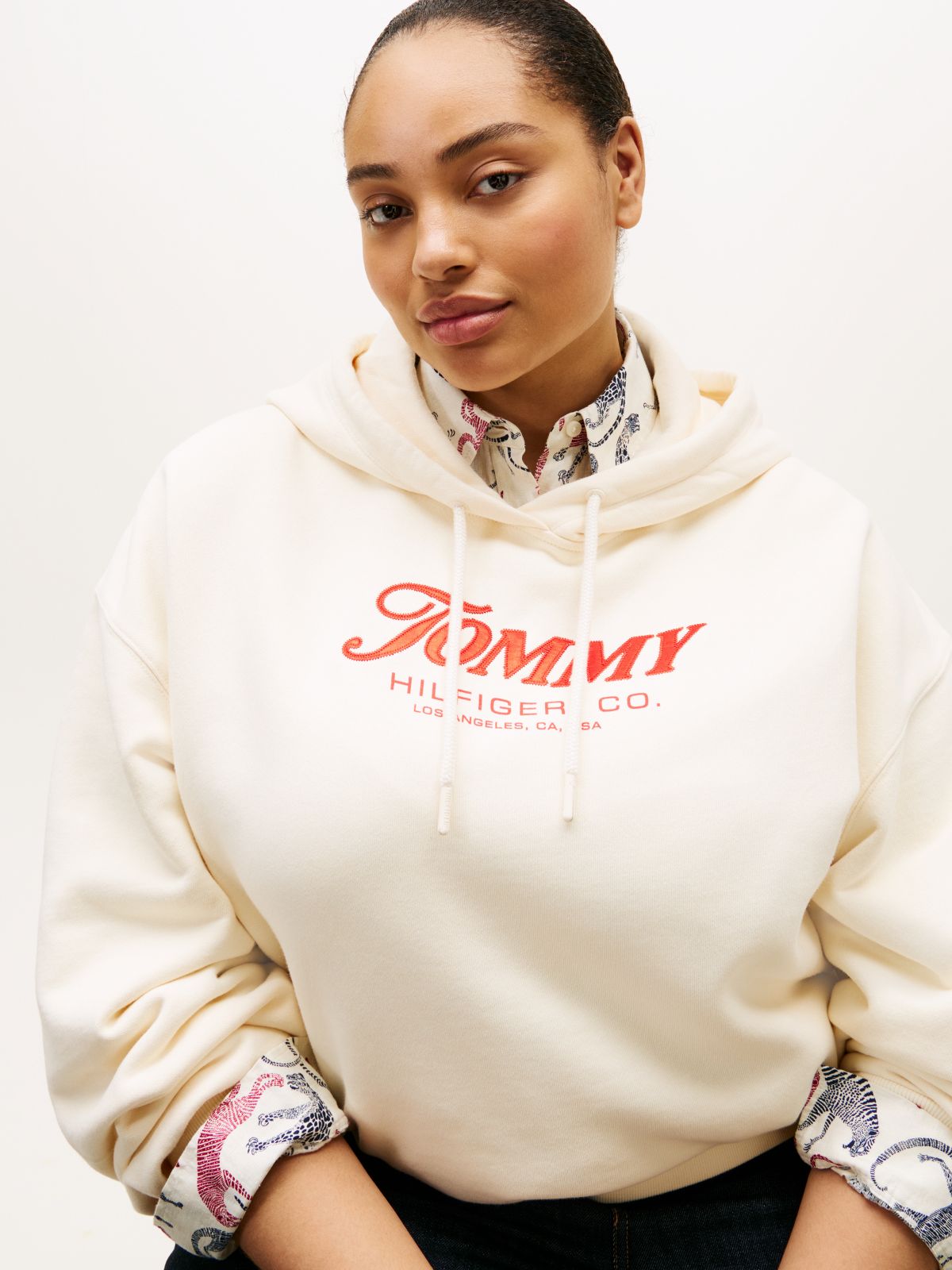 Curve Textured Logo Relaxed Drawstring Hoody — Beige