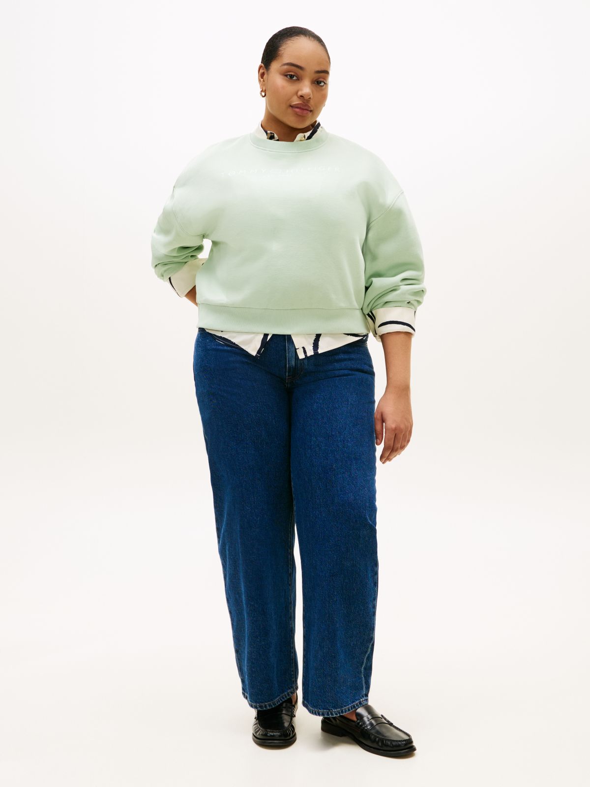 Curve High Rise Tapered Barrel Leg Jeans — Blue