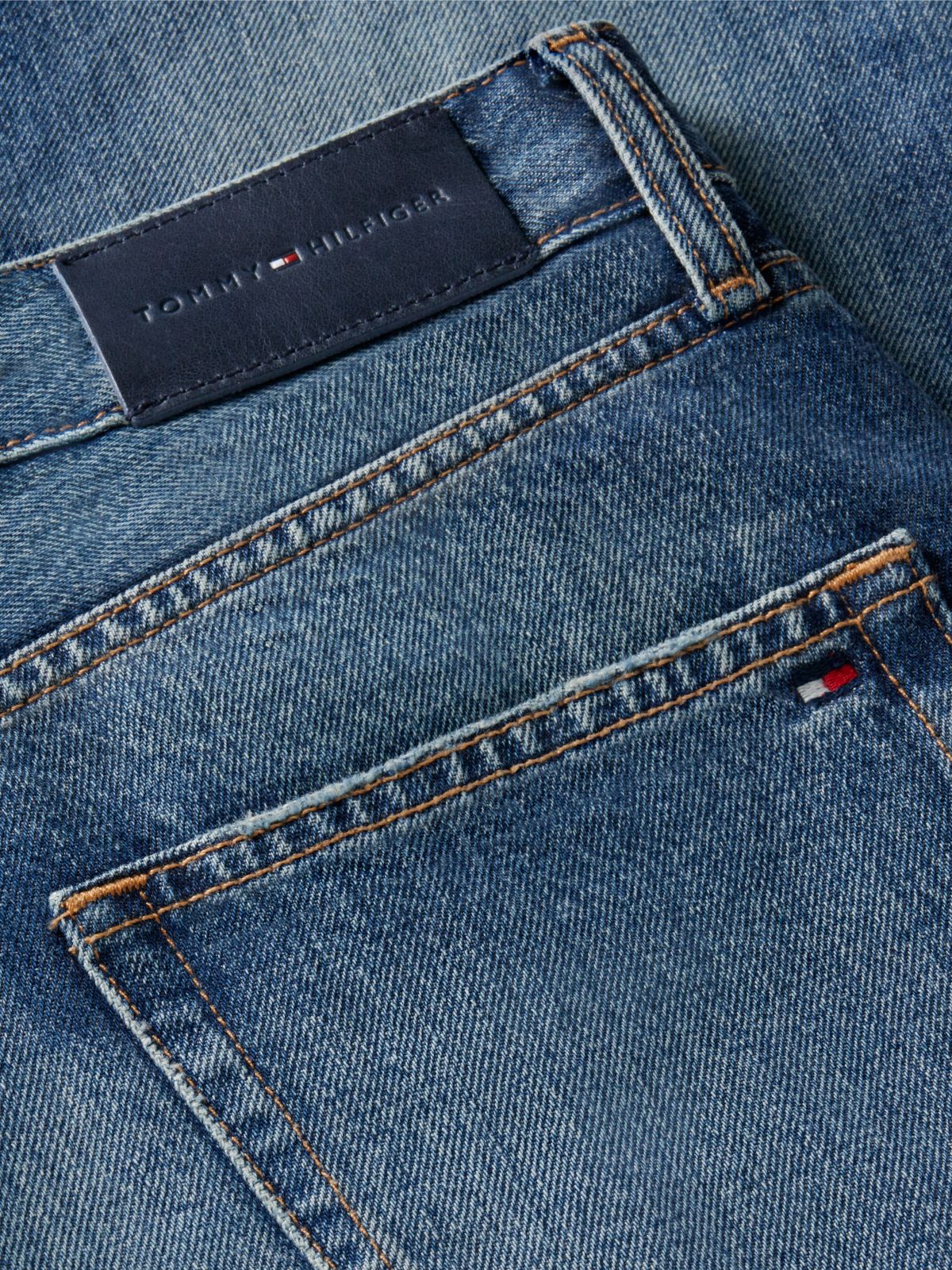 Gold-Tone Button Mid Rise Loose Straight Jeans — Blue