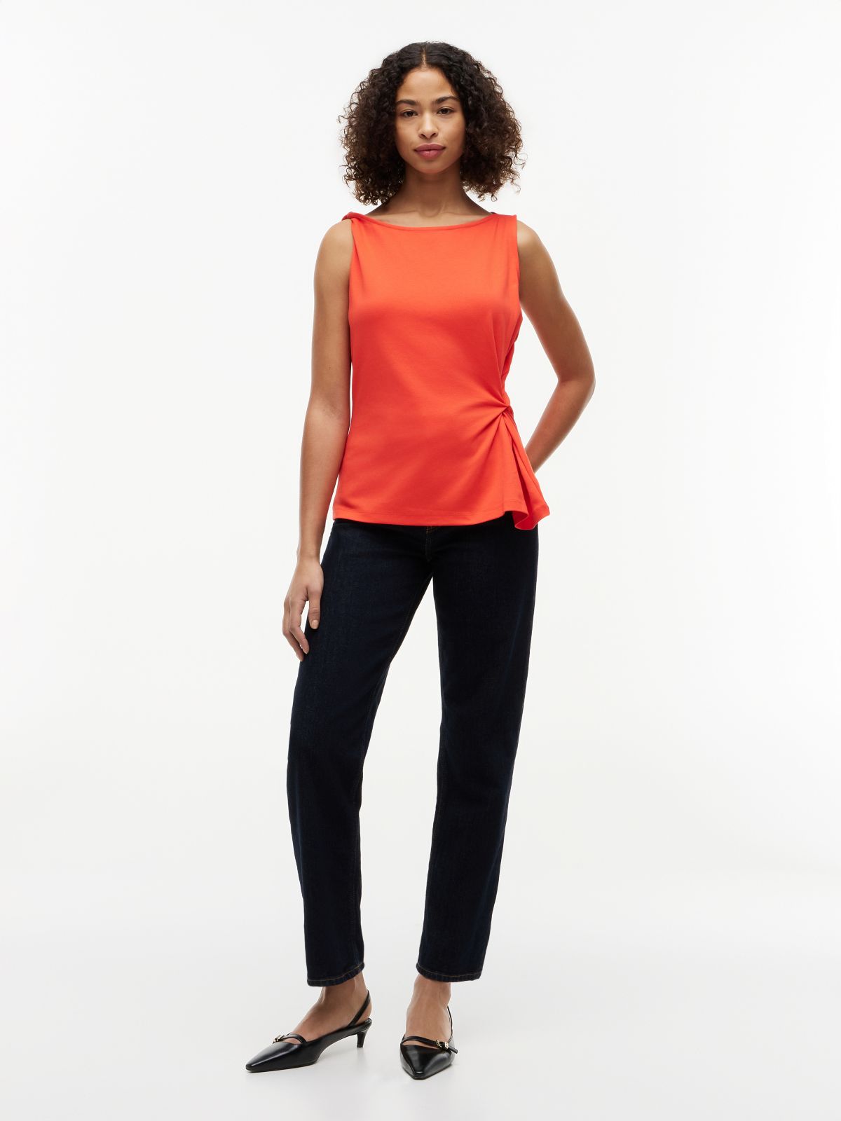 Twist Boat Neck Sleeveless Top — Red