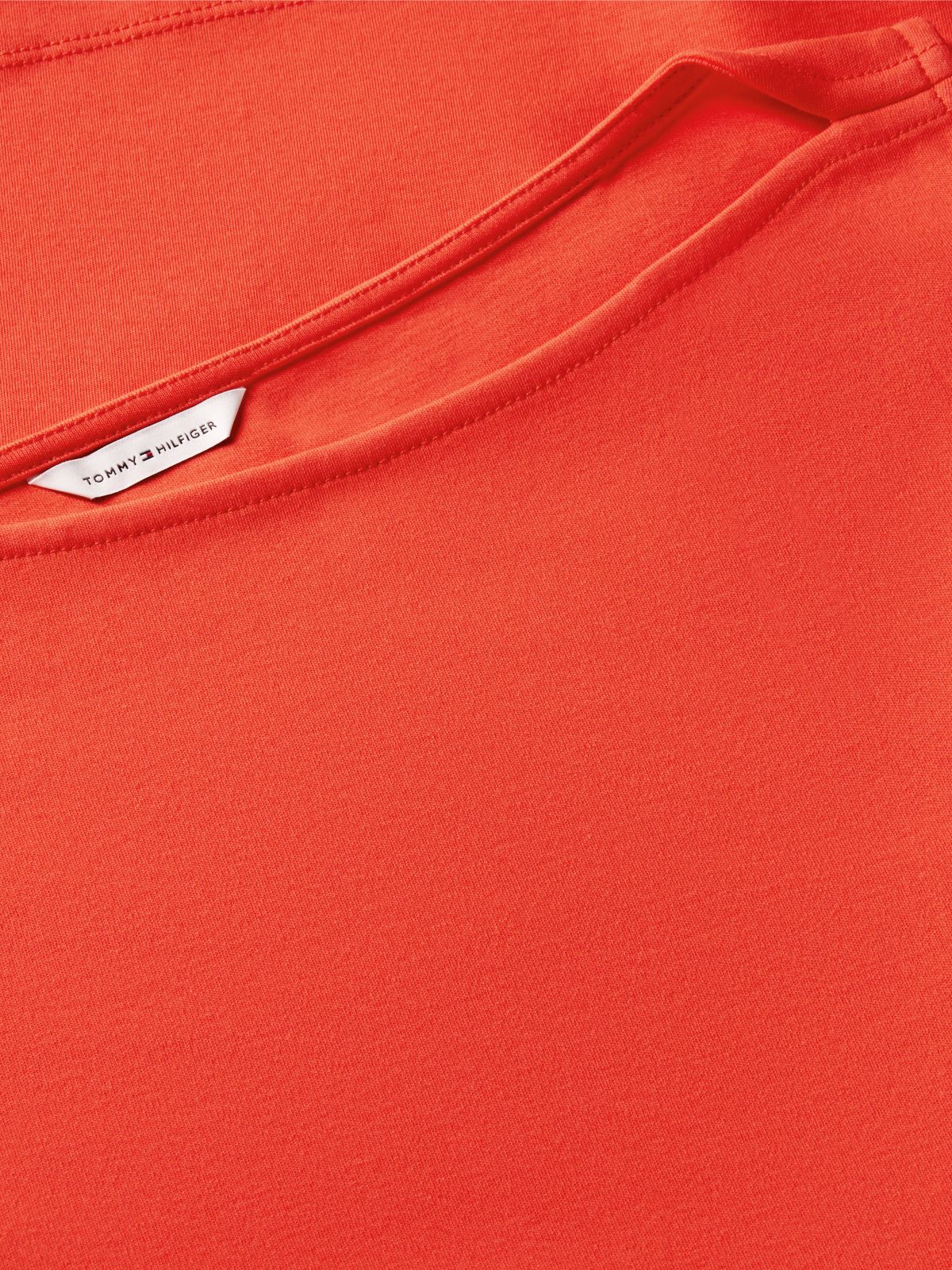 Twist Boat Neck Sleeveless Top — Red