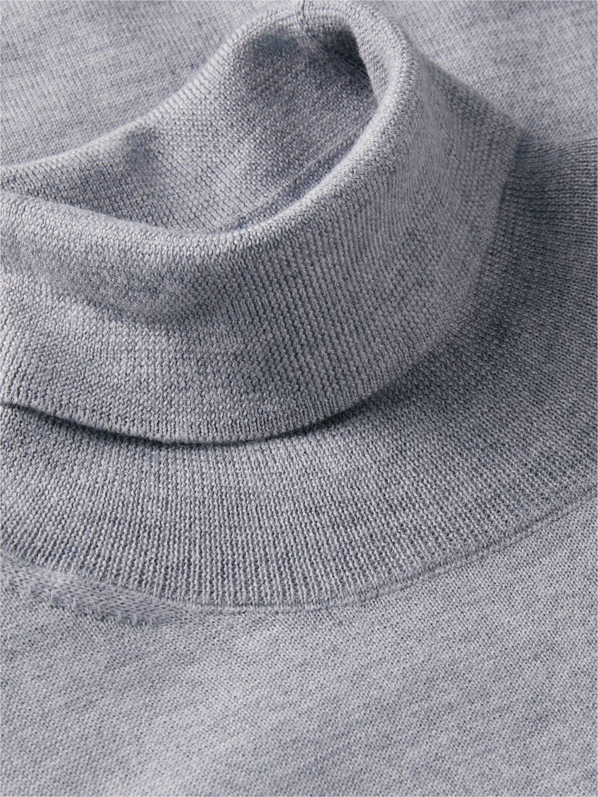 Pure Wool Slim Turtleneck Jumper — Grey