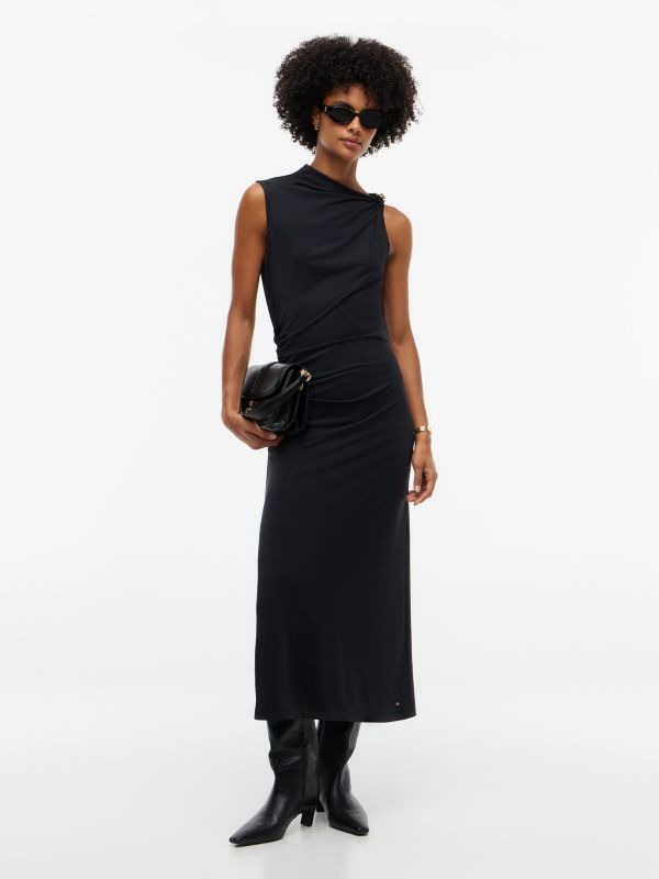 Twist Ruched Slim Sleeveless Maxi Dress — Black