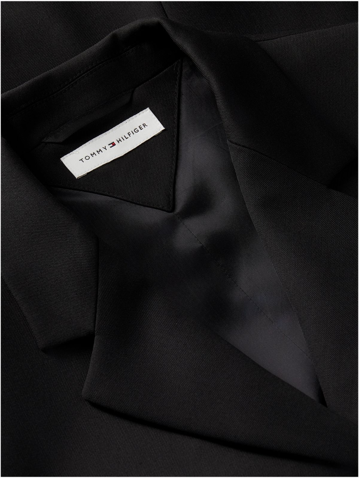 Timeless Wool Blend Single Breasted Blazer — Black