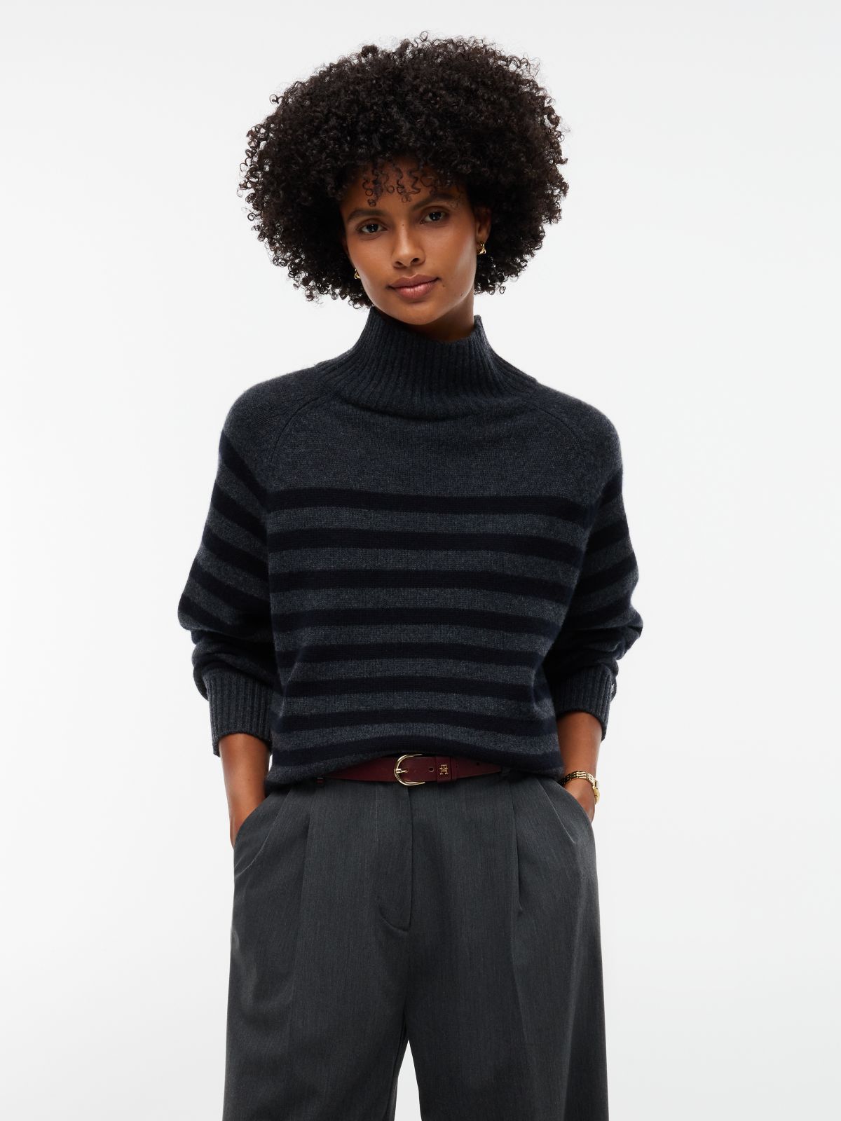 Cashmere Blend Relaxed Mock Neck Jumper — Black