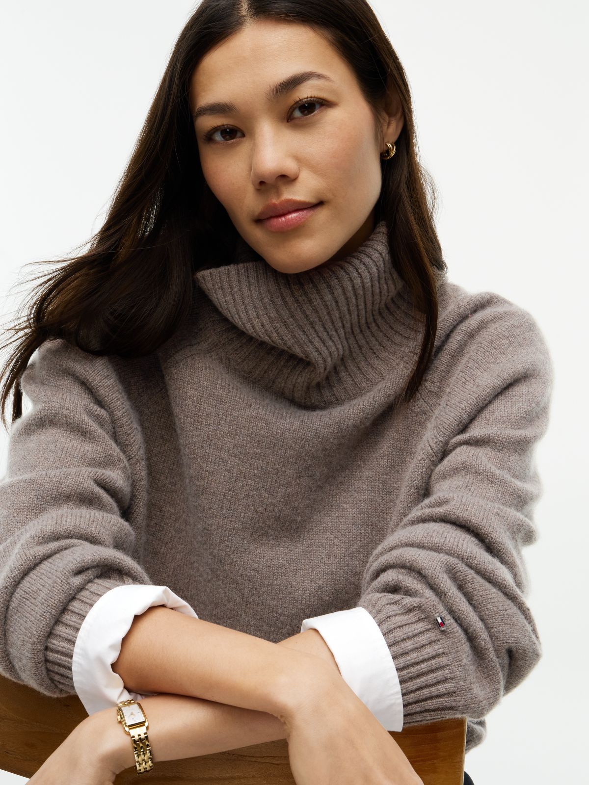 Cashmere Blend Relaxed Mock Neck Jumper — Brown