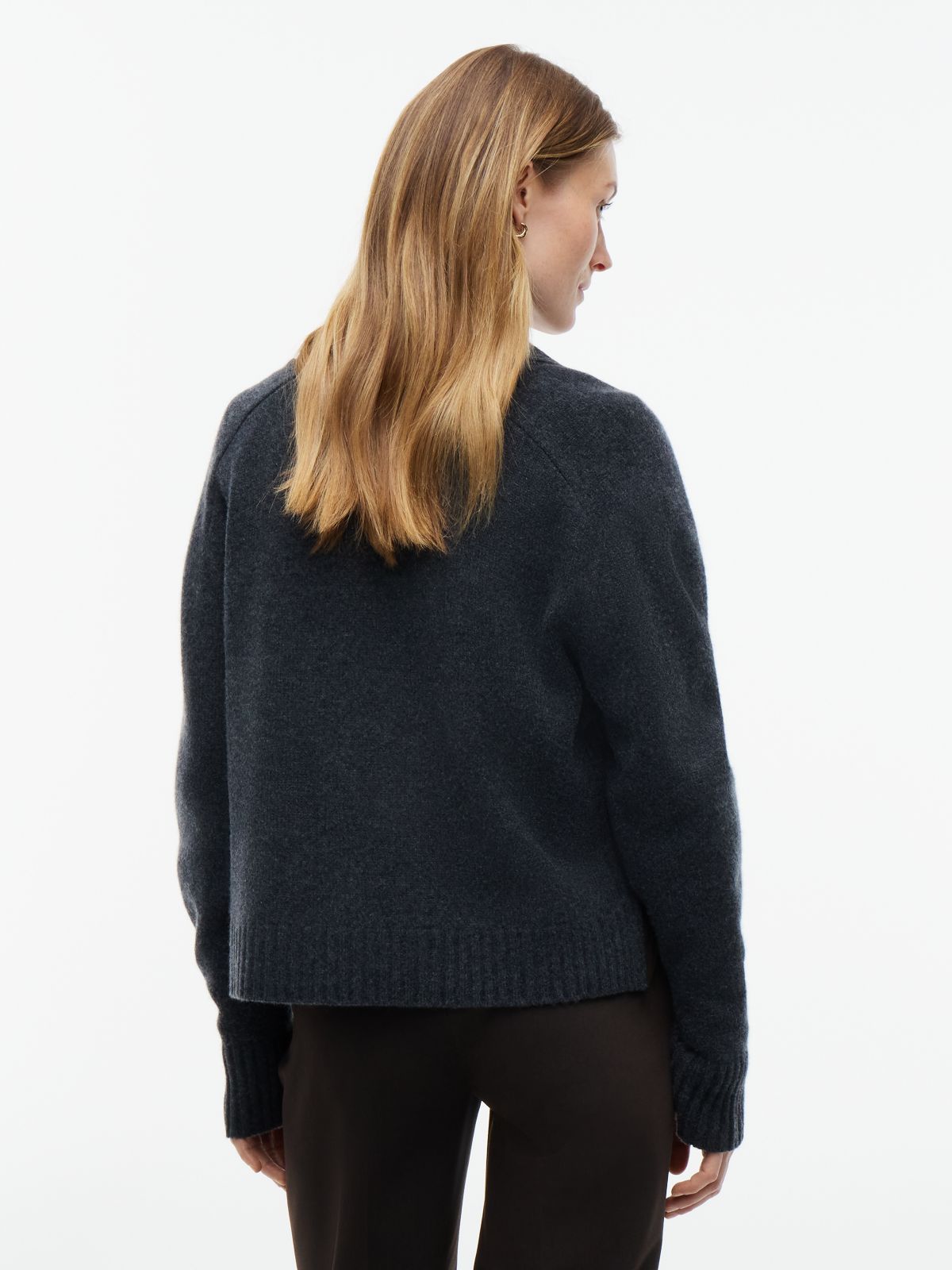 Cashmere Blend Relaxed V-Neck Cardigan — Grey