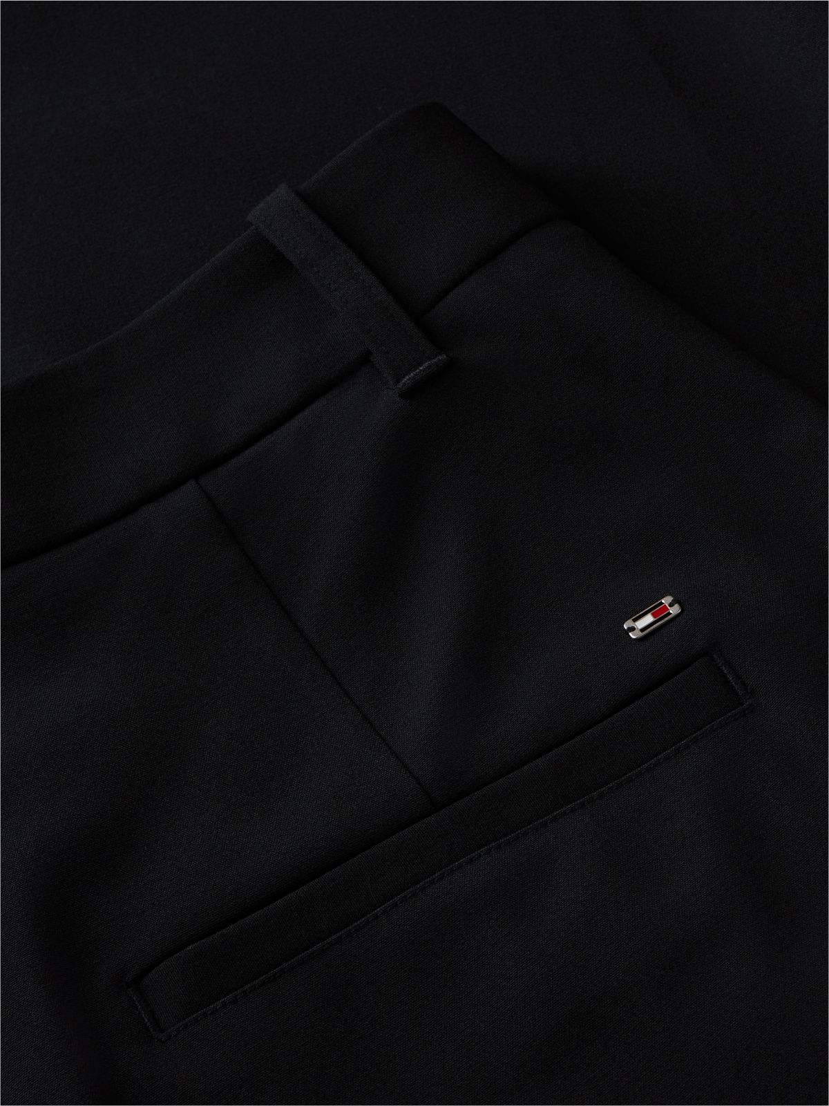 Travel Button Cuff Barrel Trousers — Black